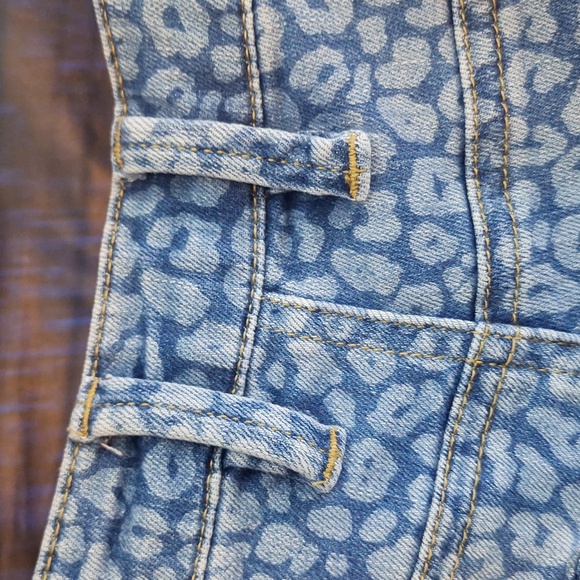 Tommy Bahama Spots of Dots High - Picture 10 of 10